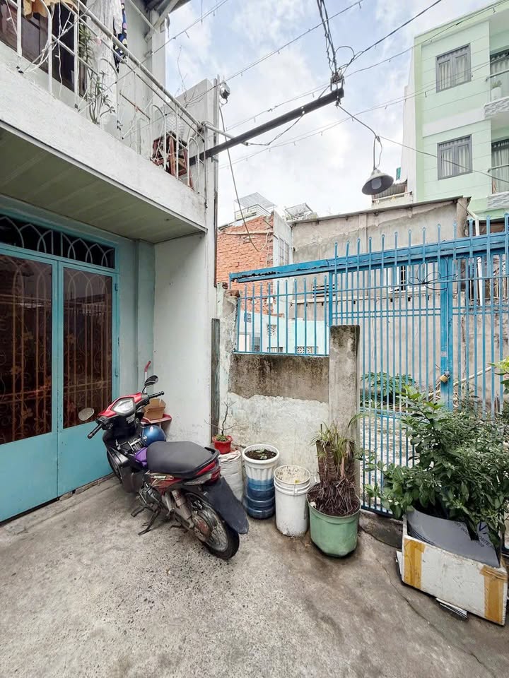 Đất nền hẻm đường Xóm Chiếu, Quận 4 giá chỉ 6.999 tỷ - Sổ hồng riêng, công chứng trong ngày!