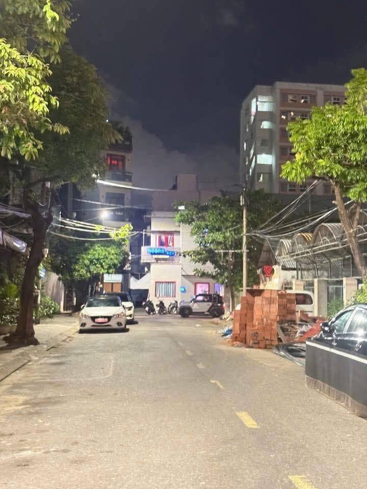 Nhà 3 tầng Ba Đình 38m² giá 4.75 tỷ - Để lại nội thất đầy đủ!