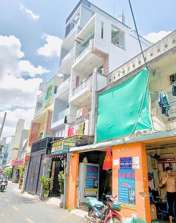 Bán gấp FrontHouse 2 mặt tiền Quận 11, 46m² chỉ 11.8 tỷ - Kinh doanh sầm uất!