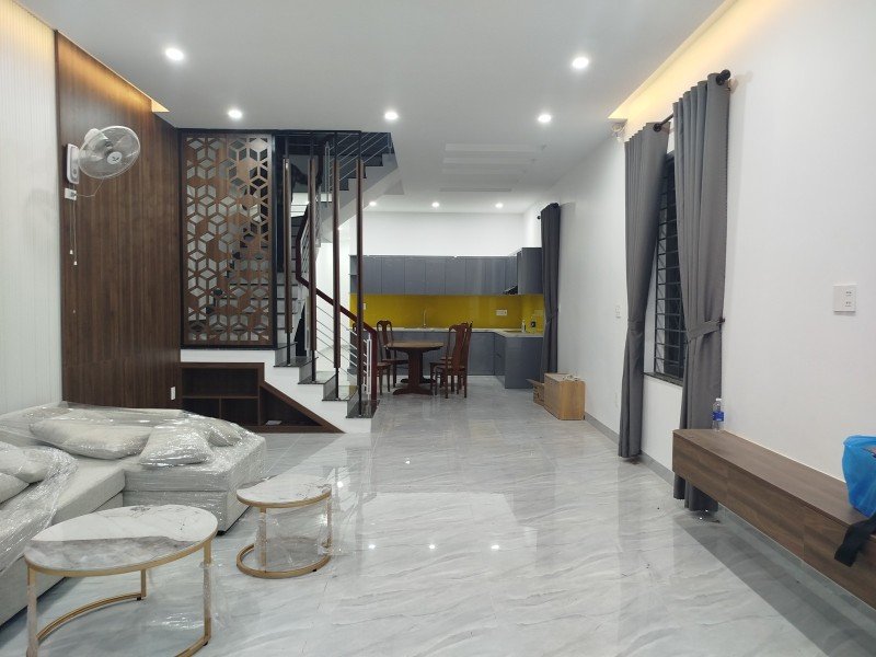 Nhà 3 tầng Hòa Xuân 100m² giá 7 tỷ - Địa điểm lý tưởng cho kinh doanh!