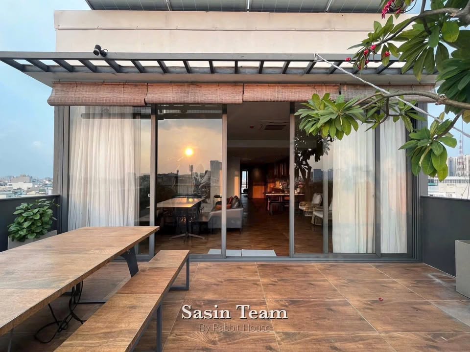 Penthouse Tô Hiến Thành Quận 10 100m² - Ngắm Hoàng Hôn Đón Bình Minh!