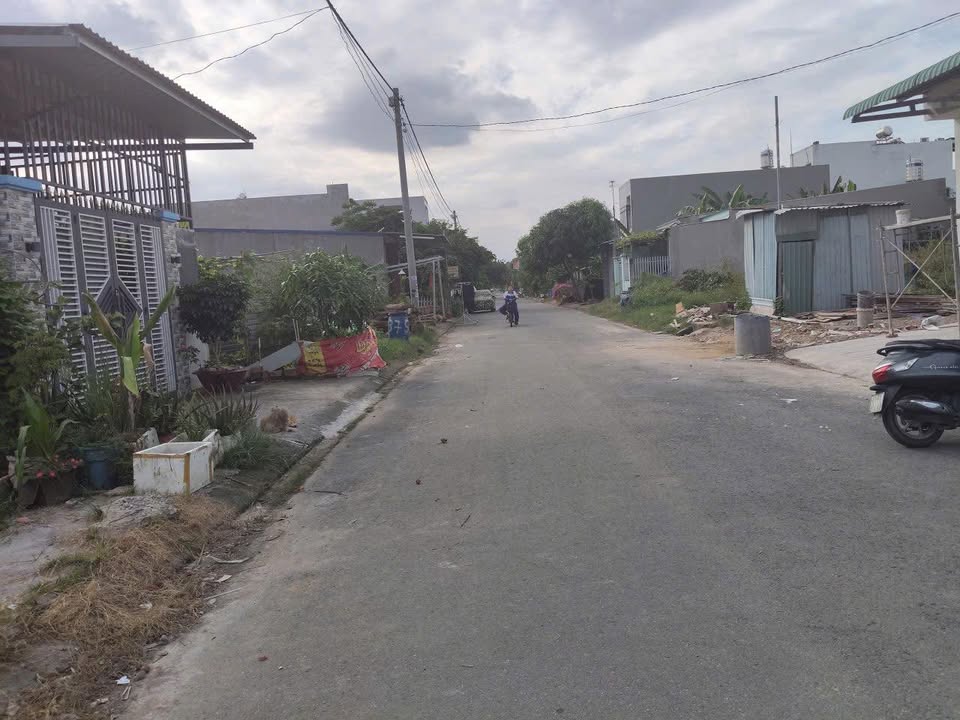 Đất nền KDC Tứ Hải, Dĩ An 100m² giá 3 tỷ - Đường nhựa rộng thoáng