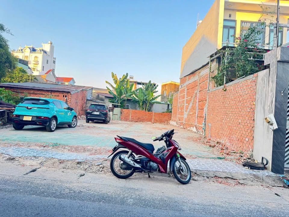 Bán Mặt Tiền Ngô Văn Sở Dĩ An 91m² giá 5 tỷ - Cơ hội đầu tư hấp dẫn!