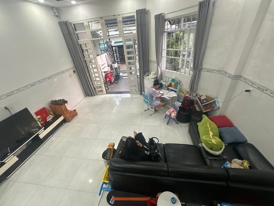 Nhà riêng đường Nguyễn Văn Tạo 93m² giá 4,2 tỷ - Khu vực sầm uất, tiện ích đầy đủ!