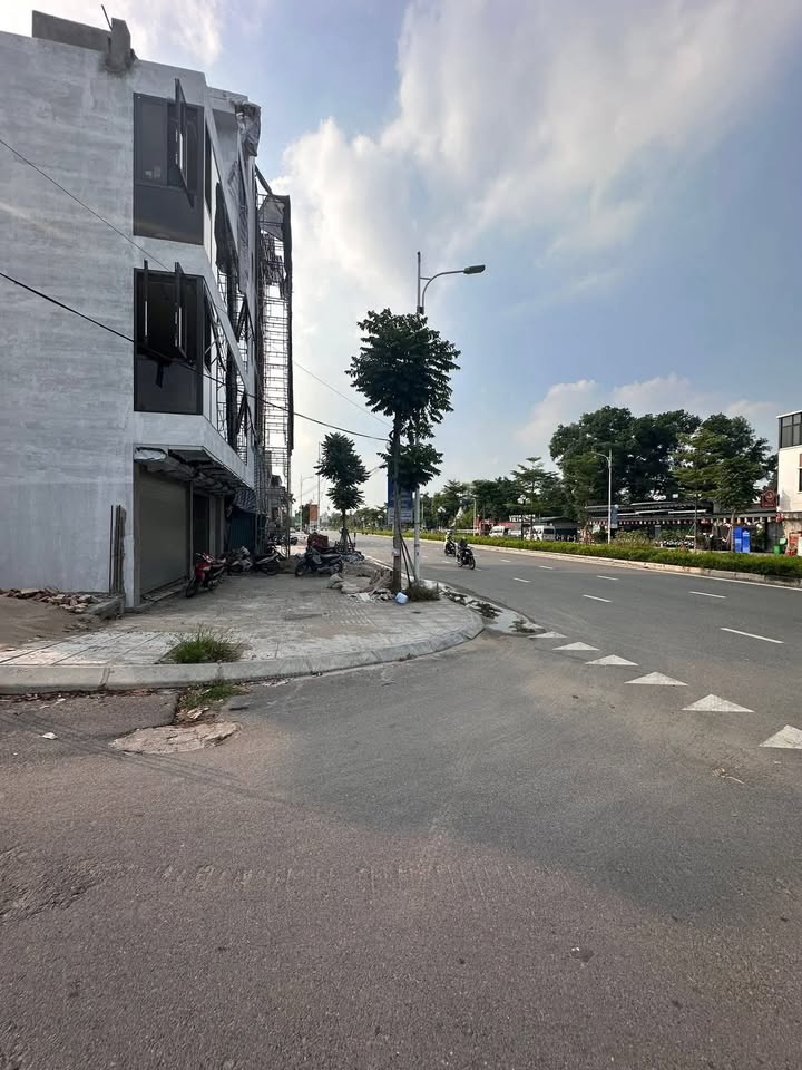 Đất Ngọc Thụy Long Biên 100m² giá 6 tỷ - Sổ đỏ chính chủ, ô tô vào tận nơi!