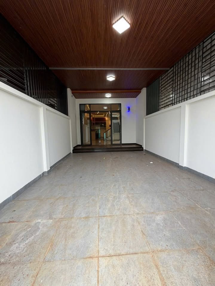 Nhà mặt tiền Đặng Trần Côn, Pleiku, 150m² giá 3.7 tỷ - Thiết kế hiện đại, đầy đủ công năng!