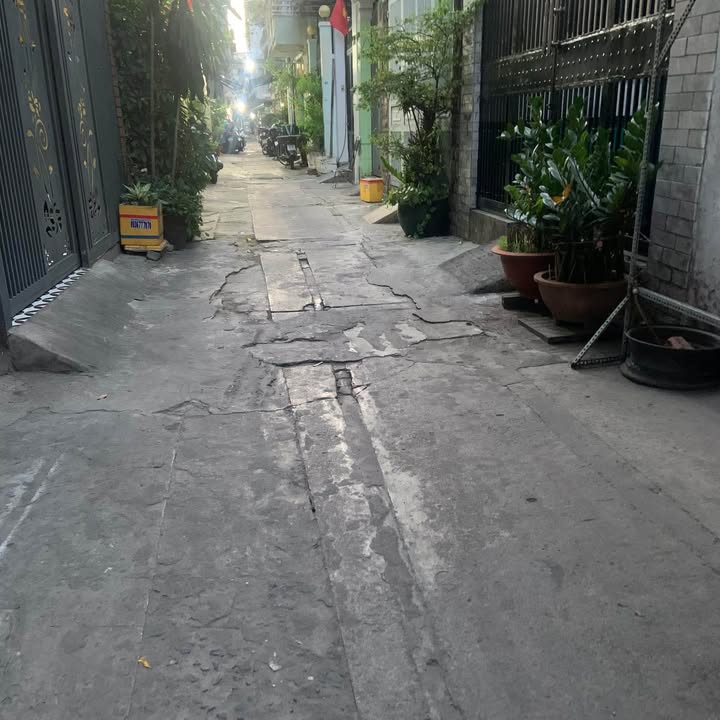 Nhà phố Thành Thái Quận 10 48m² giá 8.5 tỷ - Thiết kế 4 tầng hiện đại!