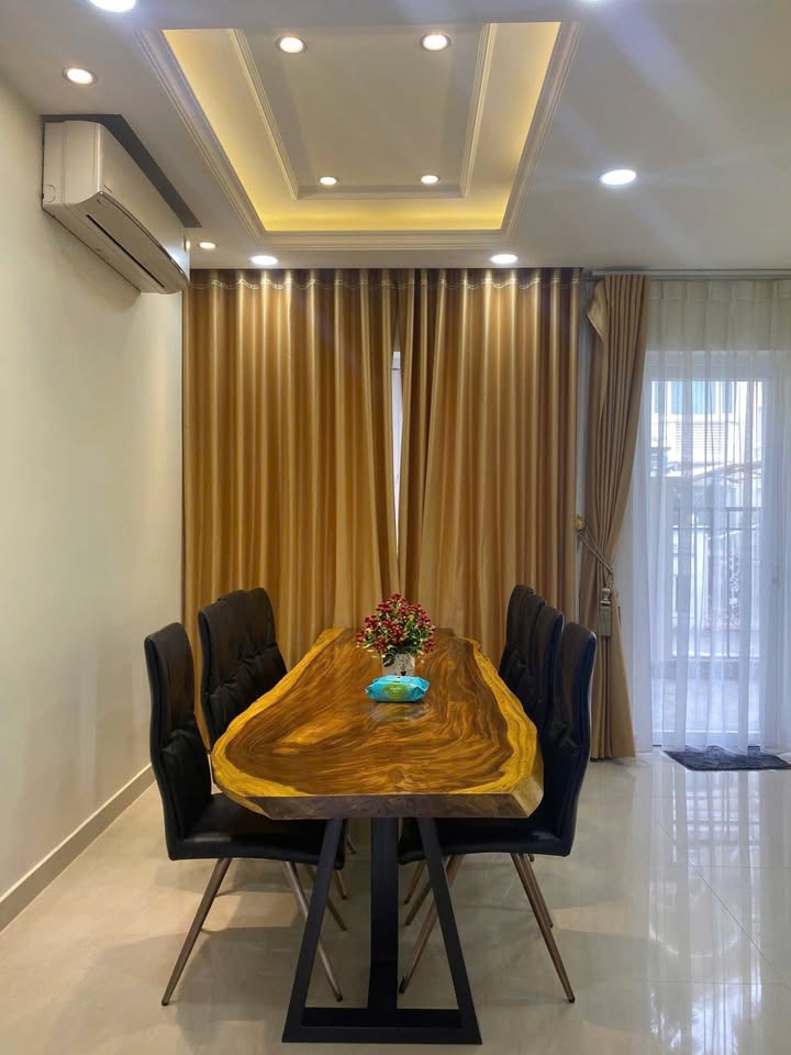 Nhà phố cho thuê KDC Him Lam Q7 100m² giá 66 triệu - Thang máy tiện ích!