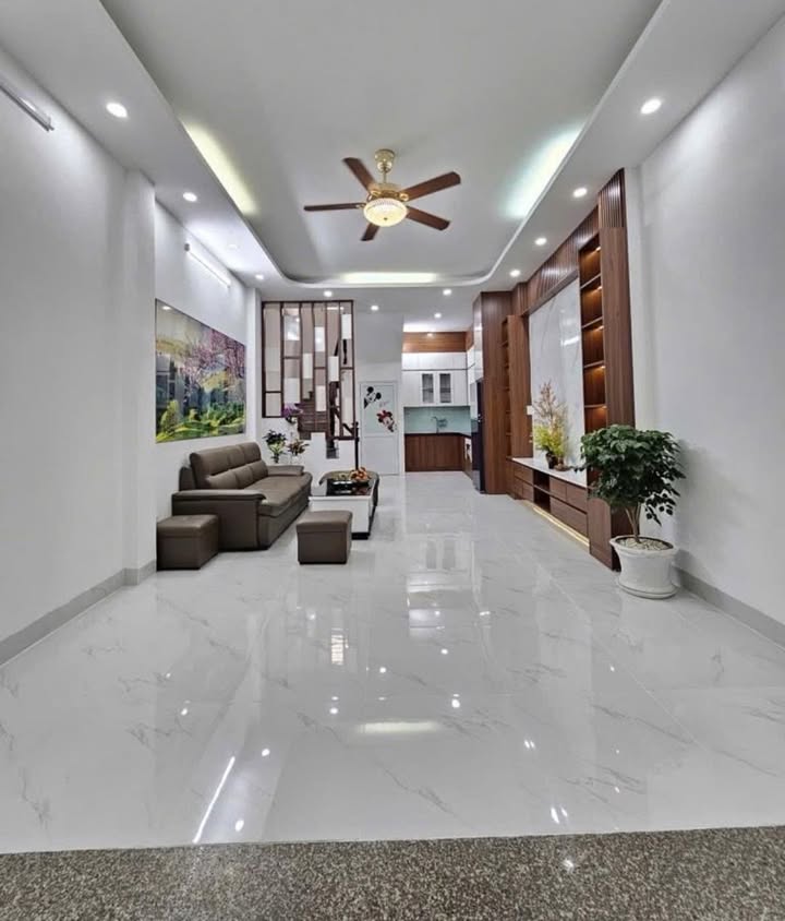 Nhà phố Hồ Tùng Mậu 35m² giá 8 tỷ - Thiết kế nội thất đẹp, sẵn sàng ở!