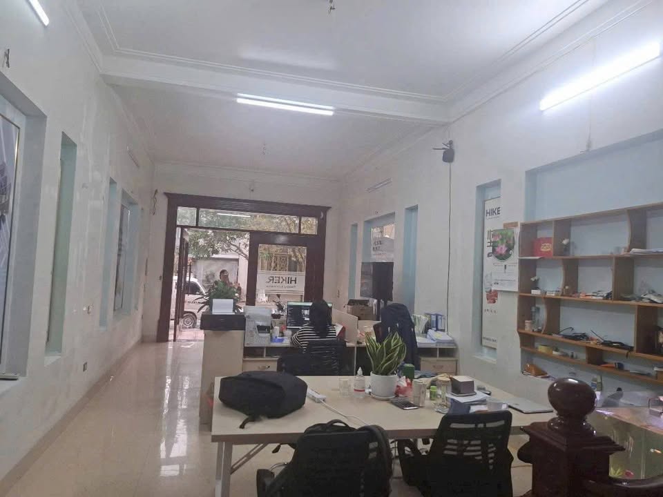 Nhà 4 tầng Hồ Ngọc Lân, Phường Kinh Bắc, 90m² giá 1x tỷ - Đầu tư sinh lời ngay!