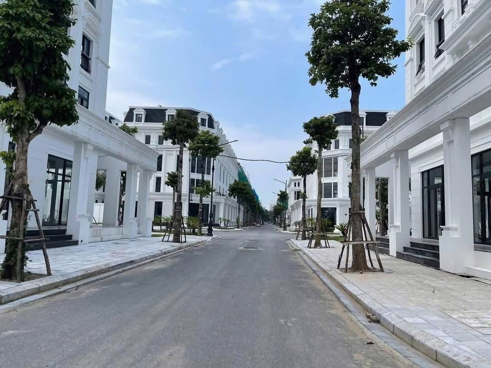 Phòng cho thuê KĐT Louis City, Tân Mai 20m² - Giá siêu rẻ, ở ngay!