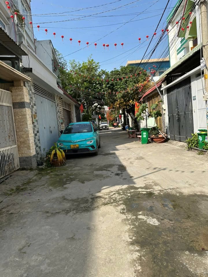 Dãy trọ 2 tầng Lê Văn Việt Q9, 117m² giá 28 triệu - Dòng tiền ổn định 28 triệu/tháng!