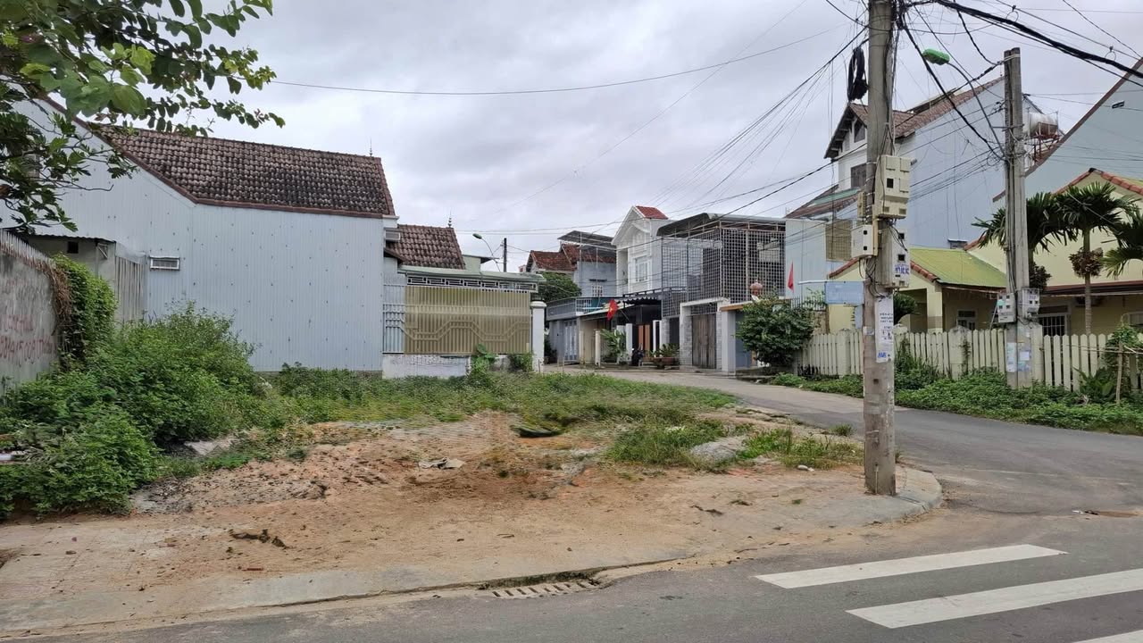 Đất lô góc 2 mặt tiền Duy Tân, Kon Tum 192m² giá 3 tỷ - Kinh doanh thuận lợi!