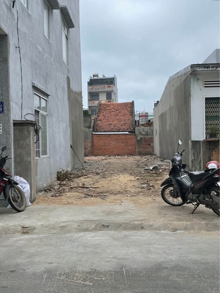 Đất nền Nguyễn Huệ, Tuy Hòa 180m² giá 6 tỷ - Gần Hồ Điều Hòa