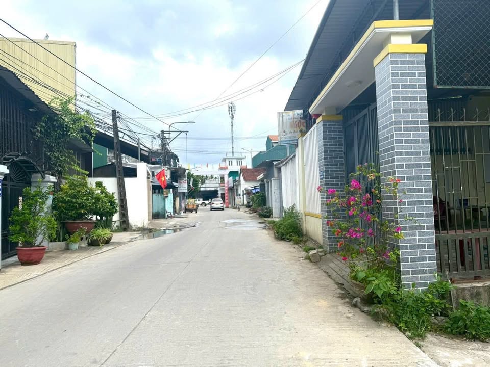 Đất nền phường Nghĩa Lộ, Quảng Ngãi 180m² giá 1.2 tỷ - Đường ô tô vào tận nơi!