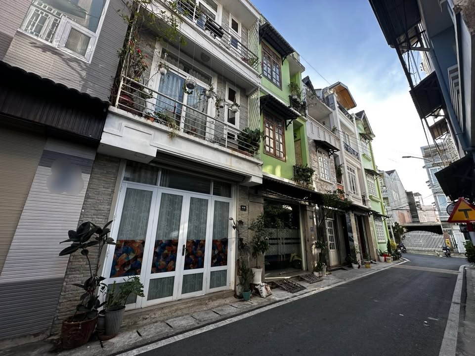 Nhà 4 tầng Đà Lạt 44.1m² giá 5.95 tỷ - Kinh doanh kết hợp, vị trí đắc địa!