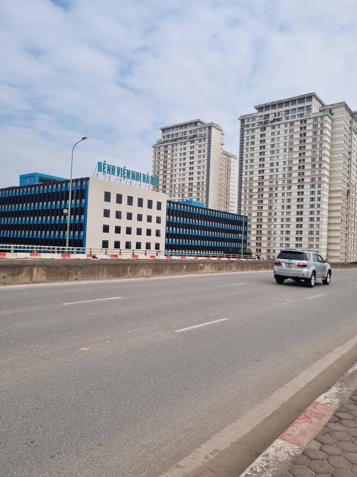 Đất phân lô vỉa hè Yên Nghĩa 50m² giá 12.7 tỷ - Kết nối giao thông thuận tiện!