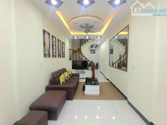 Nhà phố Đại Từ 38m² giá 7.75 tỷ - Thiết kế 4 tầng thoáng mát!