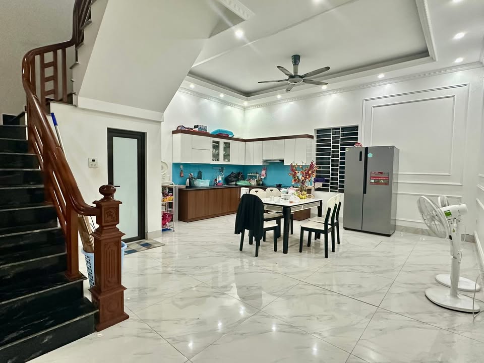 Nhà 3 tầng tại ngõ 6, Nam Bình 78m² giá thỏa thuận - Phong cách hiện đại, sẵn sàng ở ngay!