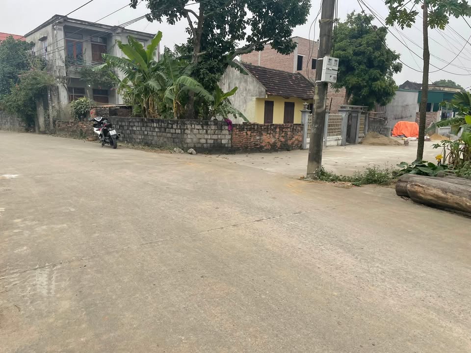 Nhà Đầu Ve, Bồ Vy, 216m² giá 2 tỷ - Ô tô tránh nhau, thông tứ phía!