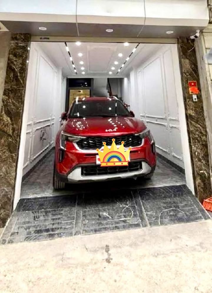 Nhà phố Láng Hạ 40m² giá 15 tỷ - Đáng sống tại vị trí đắc địa!