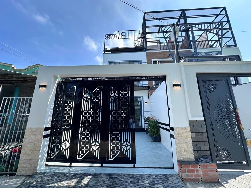 Nhà phố hiện đại 4 tầng tại Trung An, Đồng Tháp - Giá chỉ 4.386 tỷ, nội thất đầy đủ!