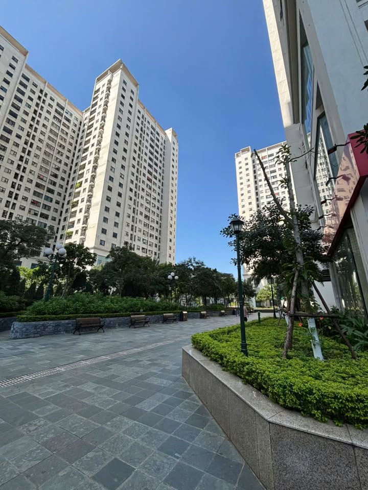 Mặt bằng kinh doanh cho thuê tại Green Star, Phạm Văn Đồng - Hoàn thiện, vào thuê ngay!