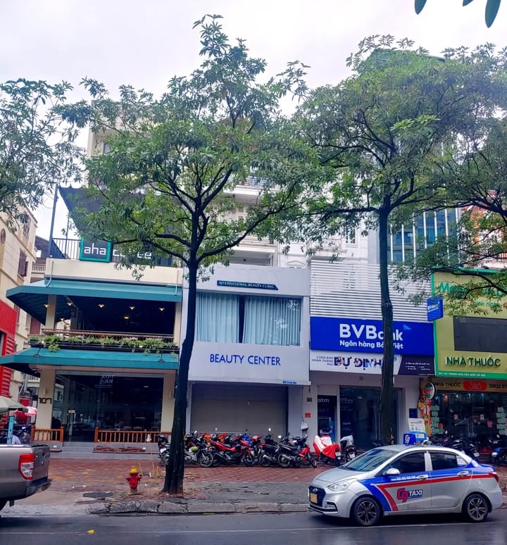 Cho thuê mặt bằng kinh doanh phố Vũ Phạm Hàm 150m² - Vị trí đắc địa, sẵn sàng cho mọi mô hình!