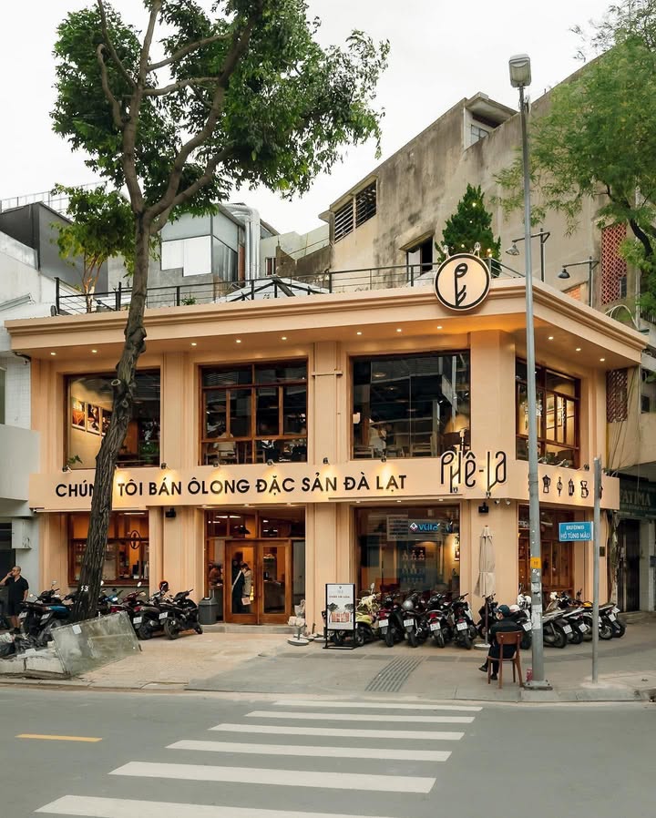 Cho thuê FrontHouse đường Huỳnh Thúc Kháng 300m² - Vị trí vàng, sẵn sàng kinh doanh!