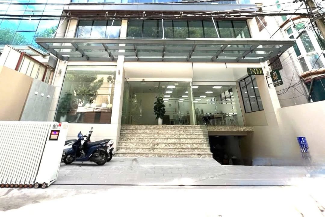 Mặt bằng kinh doanh cho thuê tại Tòa nhà 96 Hoàng Ngân, quận Cầu Giấy - Vị trí đắc địa, sẵn sàng hoạt động!