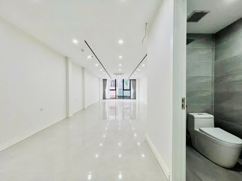 Sàn văn phòng cho thuê tại Ngõ 124 Hoàng Ngân 70m² chỉ 14 triệu/tháng - Thích hợp mọi mô hình kinh doanh!