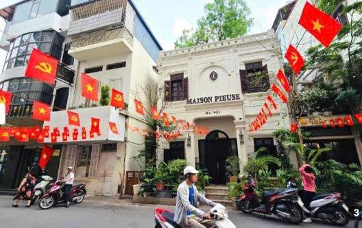 Cho thuê mặt bằng kinh doanh phố Linh Lang, Quận Ba Đình 100m² - Khu vực đông khách, kinh doanh thuận lợi!