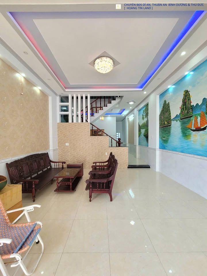 Nhà 1 trệt 1 lầu KDC Châu Thới, Bình An, 100m² giá 4.9 tỷ - Sổ hồng riêng, tiện nghi đầy đủ!