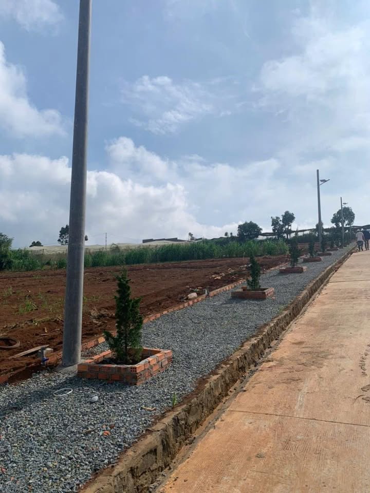 Lô đất 2 mặt tiền xã Quảng Lập 270m² giá 600 triệu - Tiện ích gần chợ