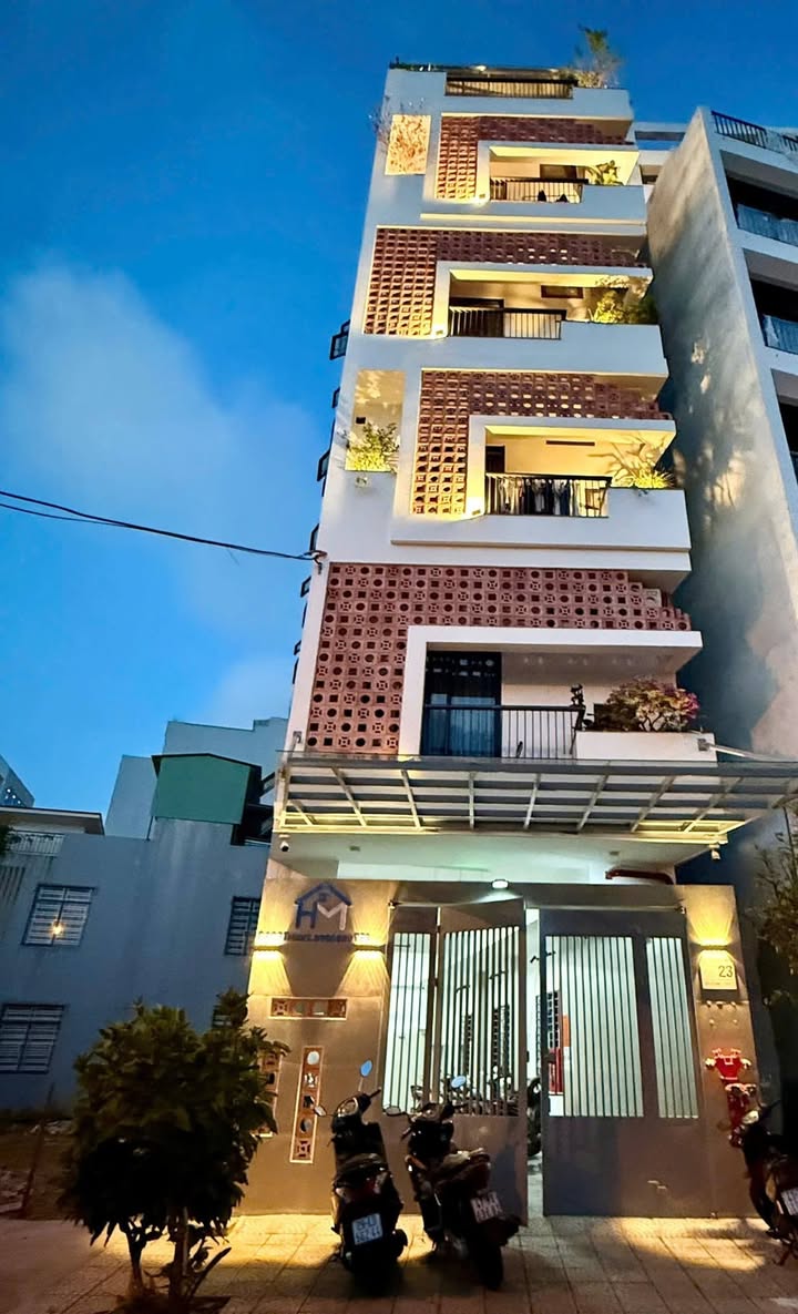 Căn hộ 7 tầng mặt tiền đường Trường Thi, Hải Châu giá 1.3 tỷ - Doanh thu ổn định 1.3 tỷ/năm!