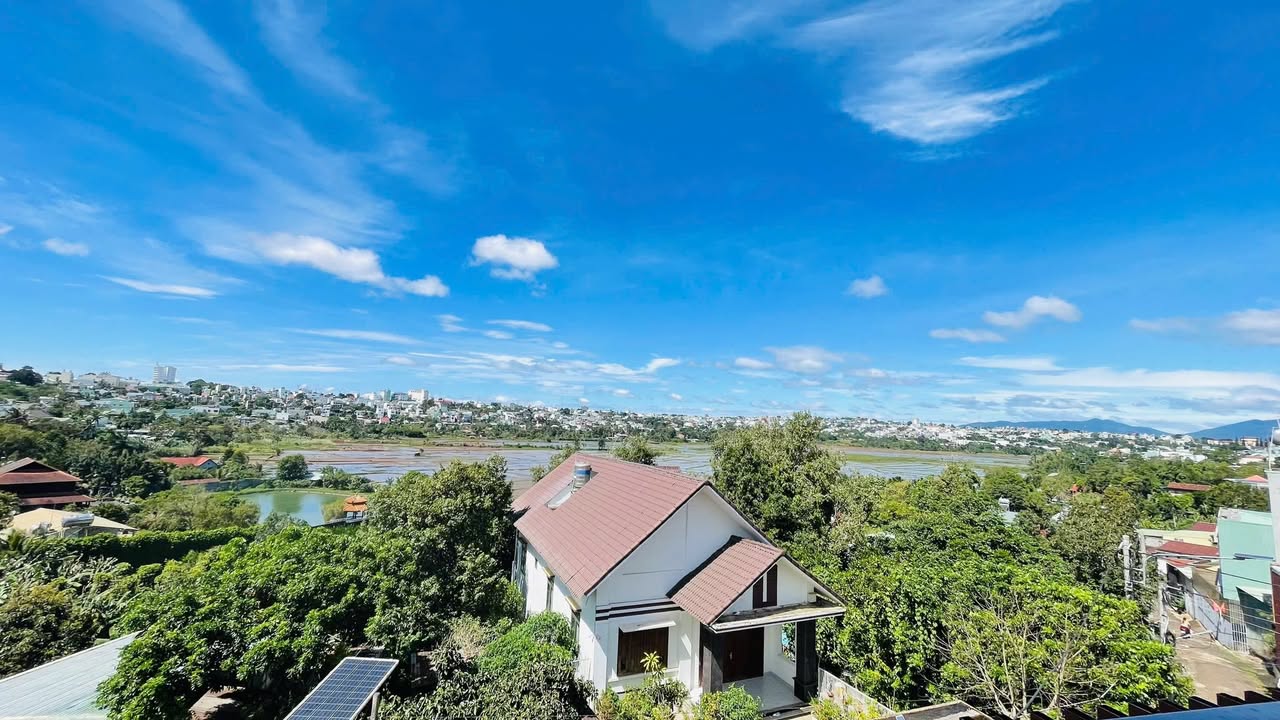 Nhà mặt tiền Nguyễn Thế Lịch, Pleiku 225m² giá 3 tỷ - Tặng nội thất cơ bản!