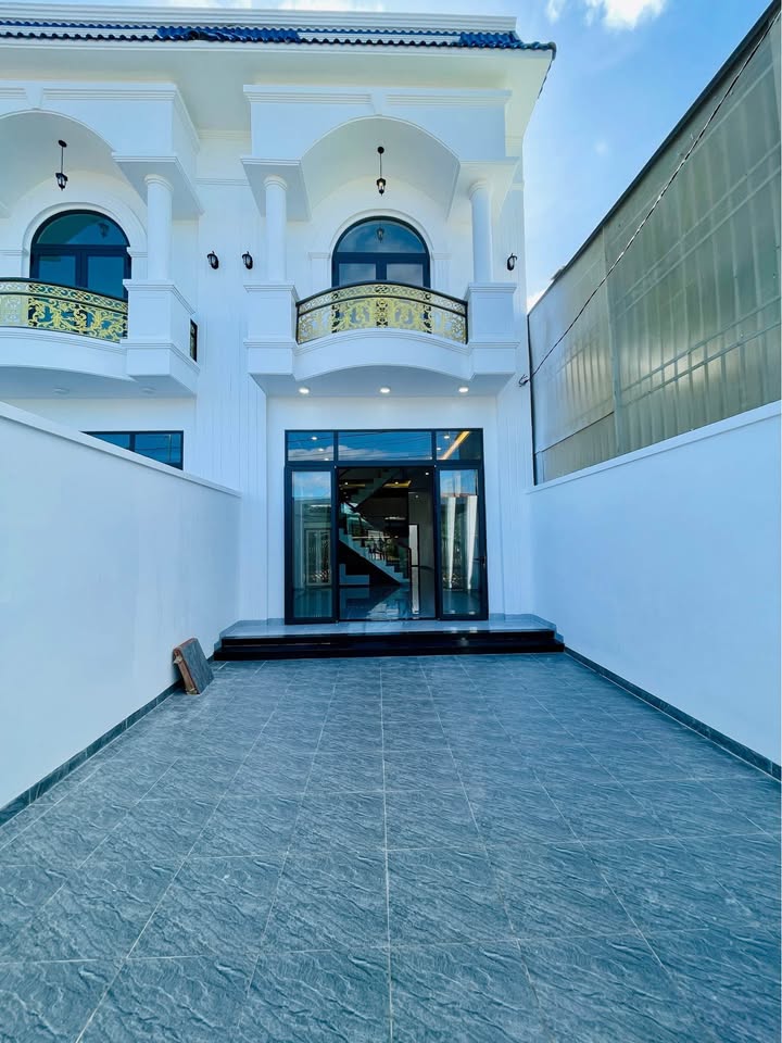 Nhà liền kề hẻm Phạm Ngọc Thạch, Pleiku 120m² giá 2.2 tỷ - Pháp lý rõ ràng, sẵn sàng ở ngay!