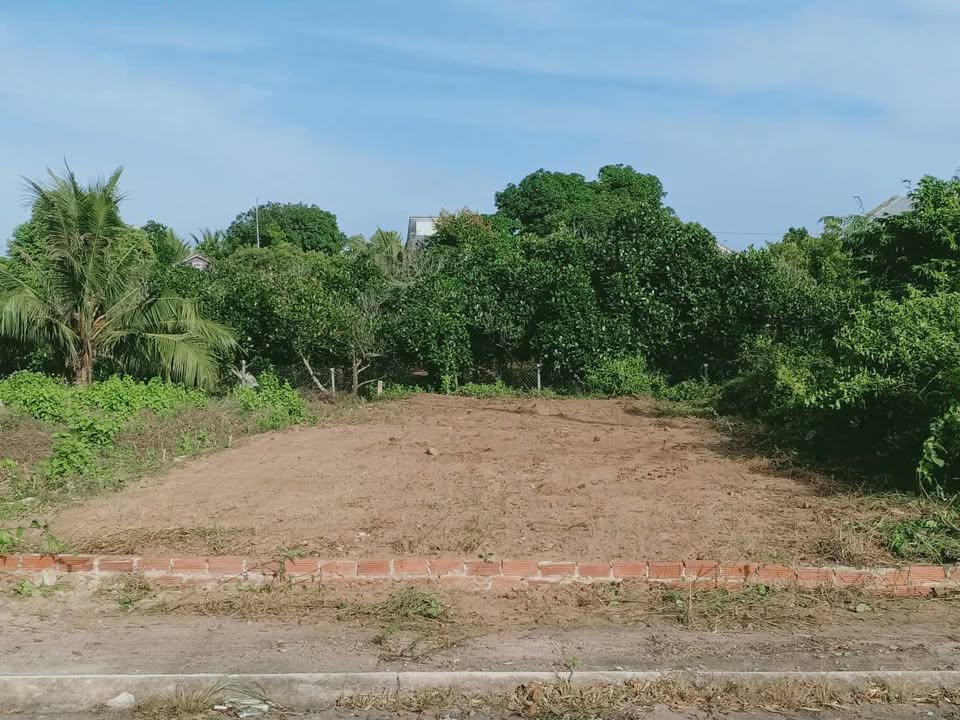 Đất nền đẹp Long Điền 144m² giá 1.65 tỷ - Giao thông thuận tiện, xây nhà thoải mái!