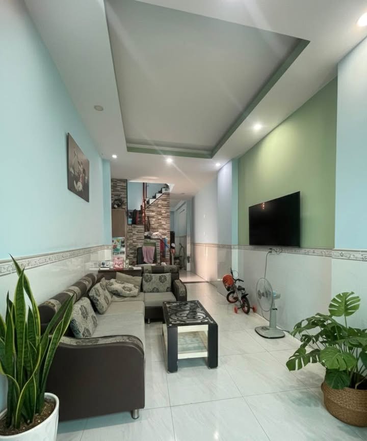 Nhà mới 3 tầng hẻm xe hơi CMT8, Quận 10, 44m² giá 7.99 tỷ - Đầy đủ nội thất, chỉ việc vào ở!