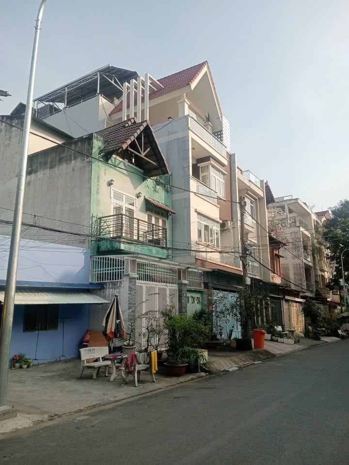 Nhà mặt tiền KDC Bình Hưng quận 8, diện tích 108m² giá 10.4 tỷ - Mặt tiền kinh doanh lý tưởng!