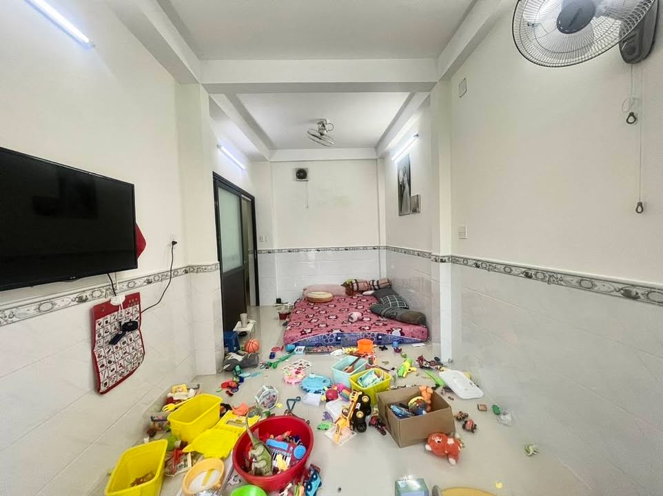 Nhà phố Bến Vân Đồn, Quận 4, 48m² giá 8.5 tỷ - Chủ gấp bán, sổ đỏ chính chủ!