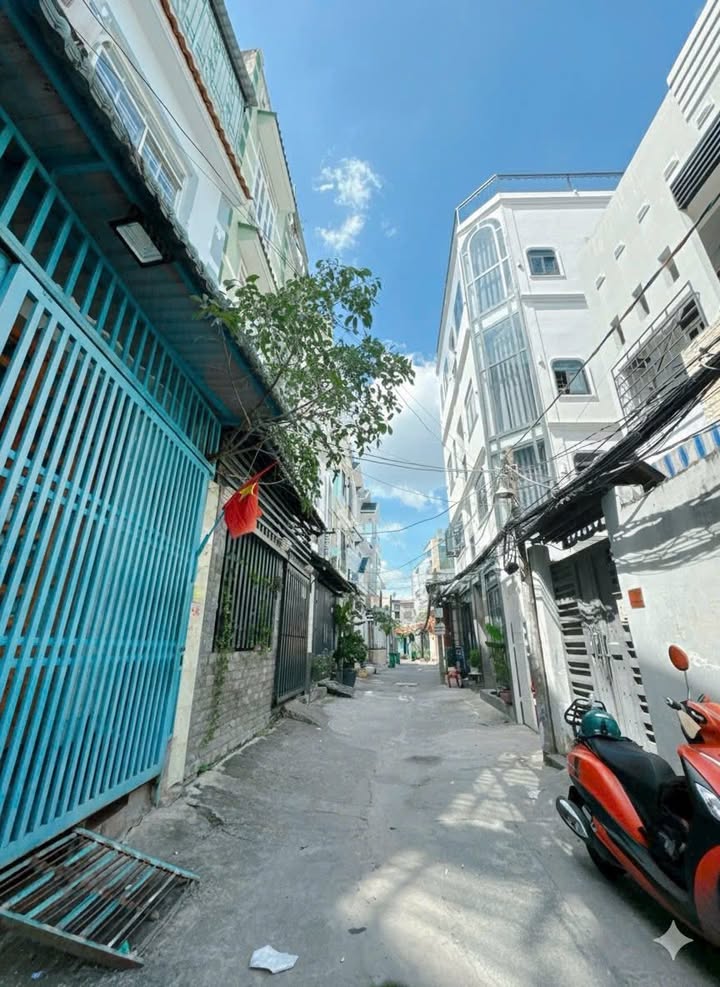 Nhà phố đường Nguyễn Thị Thập, quận 7, 60m² giá 7.3 tỷ - Hẻm xe hơi, nhà 3 tầng