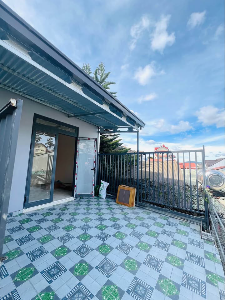 Nhà cấp 4 tại Hẻm 27 Lê Hồng Phong, Đà Lạt 76m² chỉ 2.28 tỷ - Cần bán gấp!