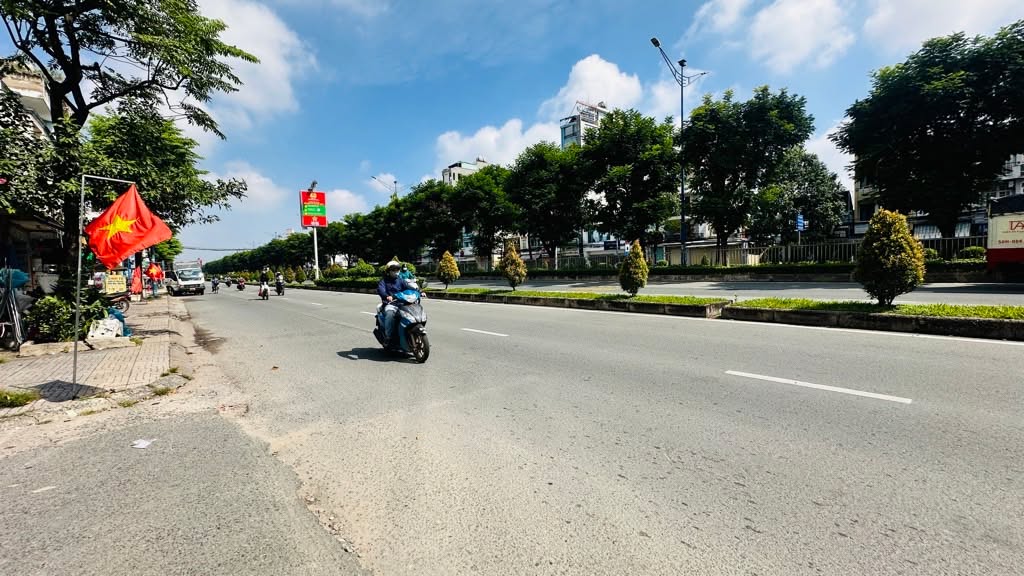 Nhà riêng Tân Thới Nhất 88m² giá 7.6 tỷ - Hẻm xe tải, gần chợ Lạc Quang!