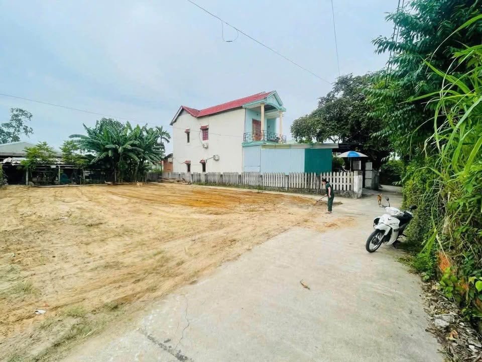 Đất Tịnh Ấn Tây, Trương Quang Trọng, 109m², giá chỉ 800 triệu - Đường ô tô thông, thuận tiện di chuyển!