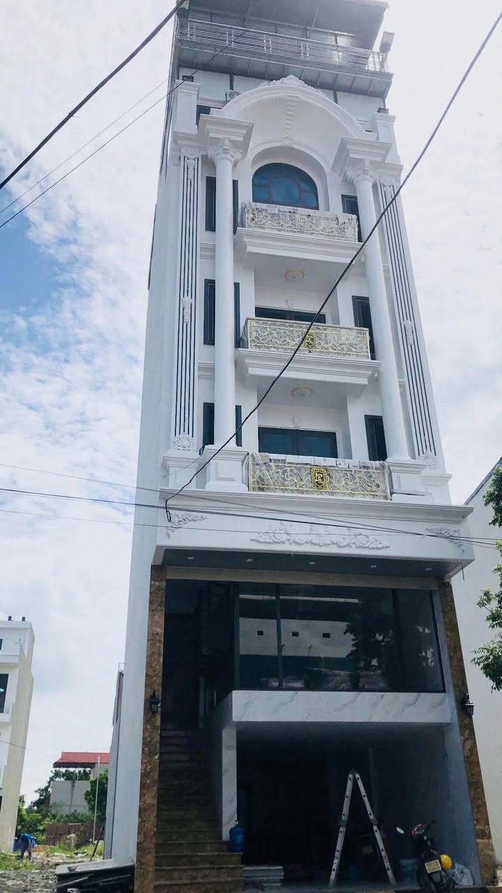 Nhà 5 tầng mới xây 72m² giá 14 tỷ - Thiết kế hiện đại, chính chủ!