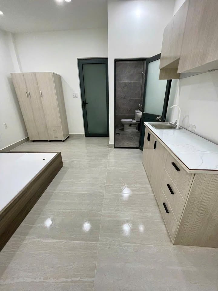 Studio cho thuê tại Đông Hưng Thuận 30m² - Cửa sổ trời thoáng mát!