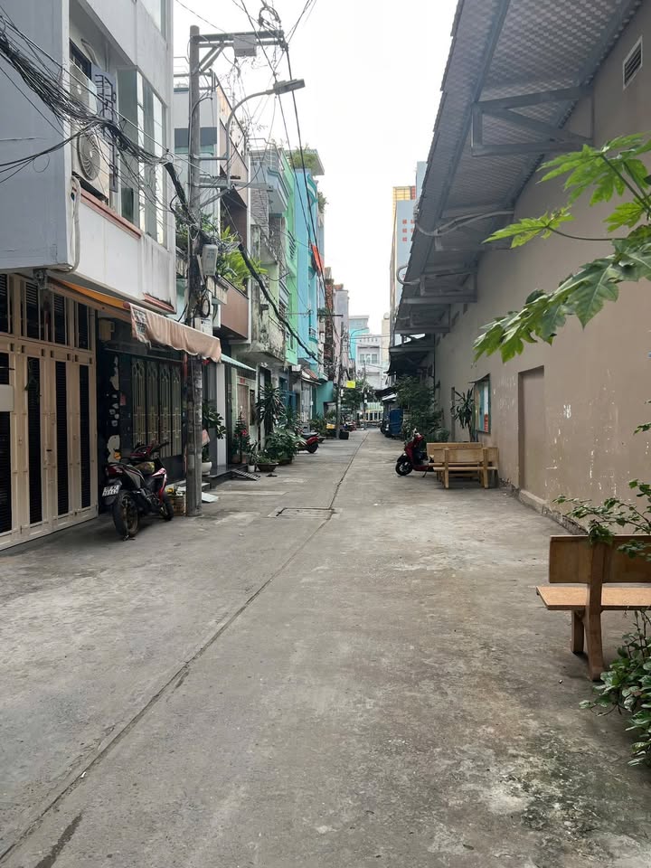 Nhà đẹp 3 tầng Lạc Long Quân, Q11 - Diện tích 29m² giá 7 tỷ - Chính chủ, sổ hồng