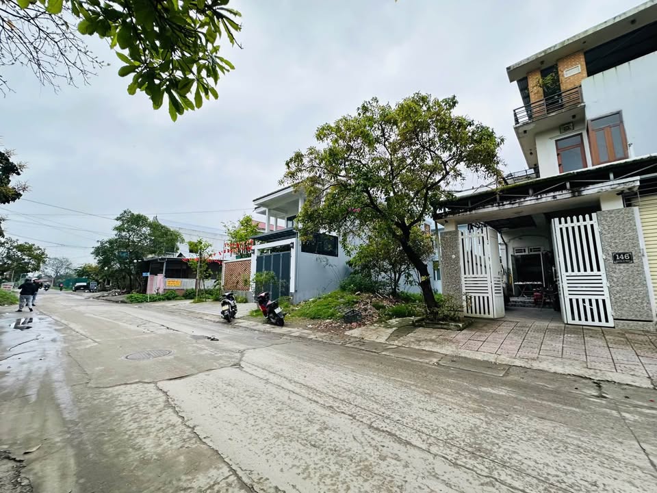 FrontHouse Nguyễn Lộ Trạch, Xuân Phú, Huế 136m² giá 7 tỷ - Đường rộng thông thoáng!