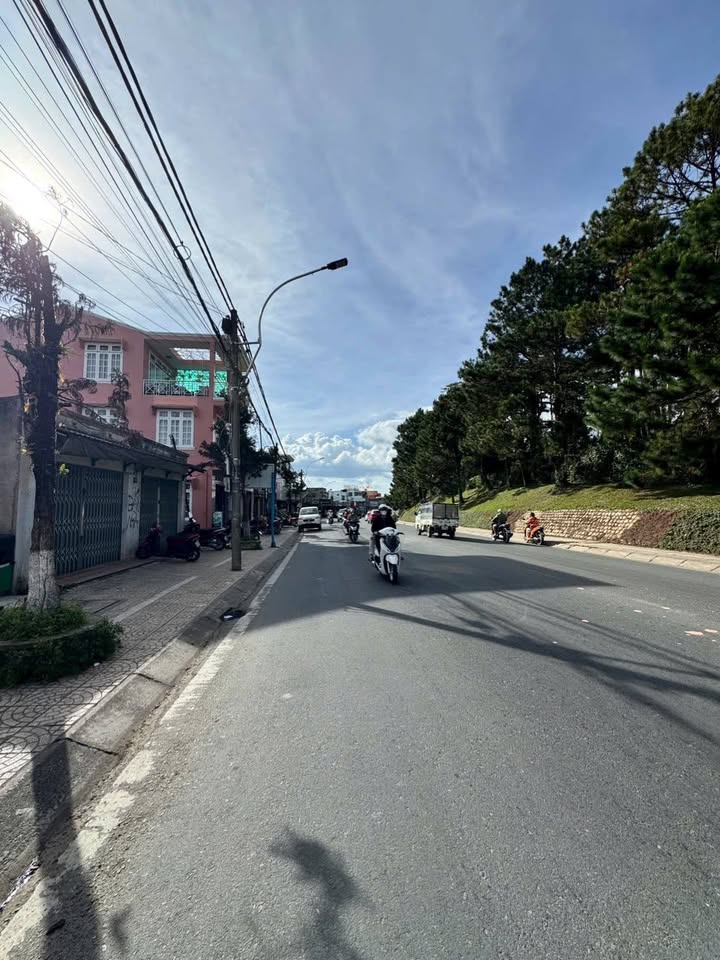 Nhà 2 mặt tiền đường Yersin, P.10 Đà Lạt 112m² giá 12 tỷ - Cơ hội đầu tư tuyệt vời!